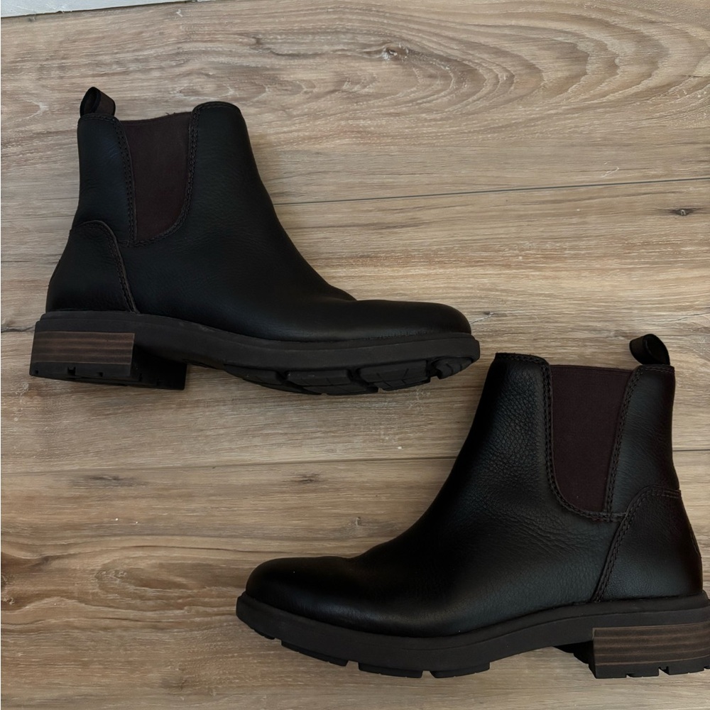 Chelsea style UGG leather boots - Picture 6 of 6